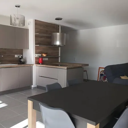 Lumineux Et Spacieux Avec Terrasse Et Parking, A 15 Min A Pied Du Centre, Parfait Pour 6 Pers ! - Fr-1-548-6 Apartment Villard-de-Lans